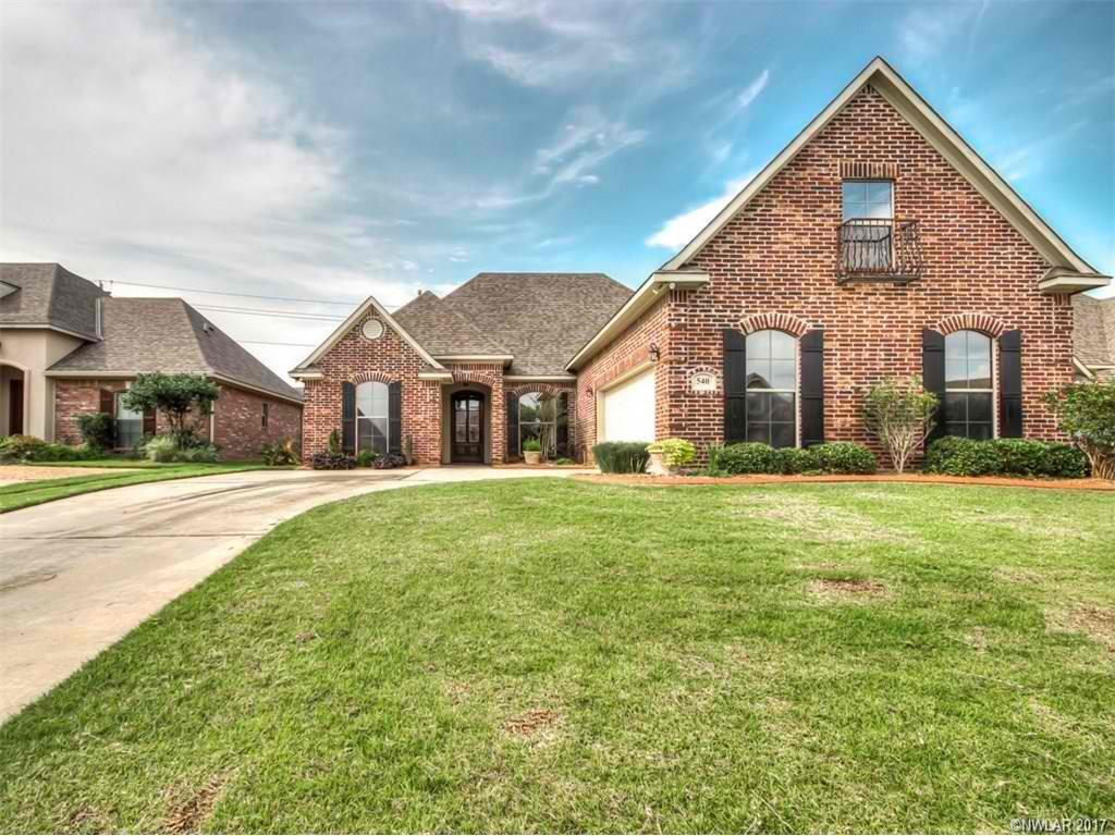 Fresh carpet and paint throughout. New Orleans courtyard and oversized garage. Wide entry opening to kitchen, dining and large den. A Large inviting eating area with breakfast bar.